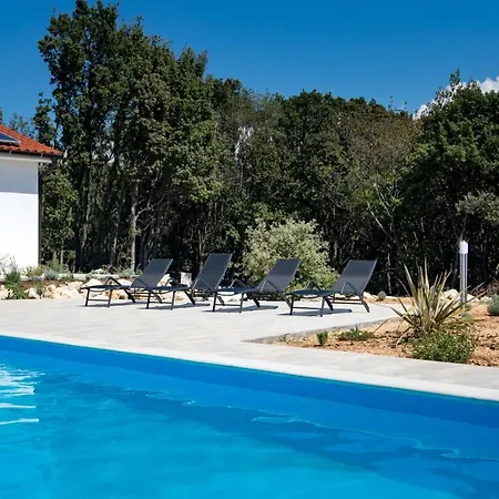 Cyprian By Guide * Kampor