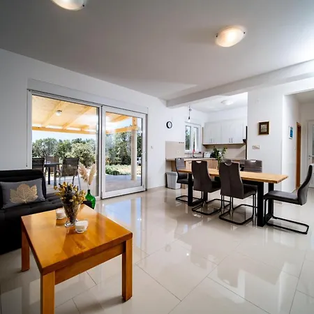 Cyprian By Guide * Kampor