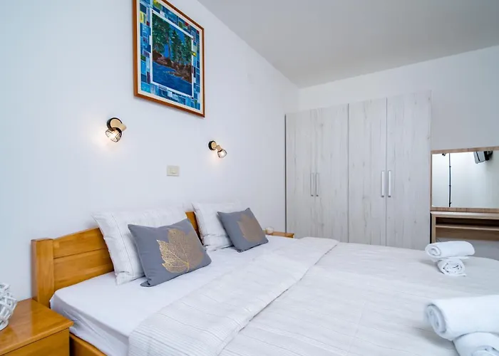 Cyprian By Guide Villa