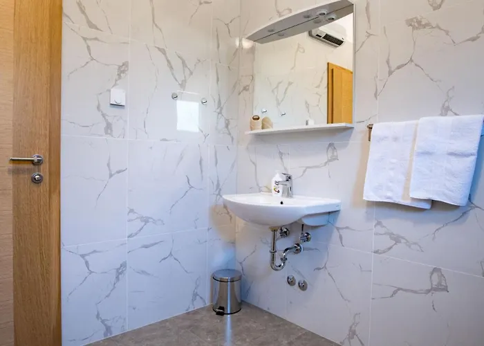 Cyprian By Guide * Kampor