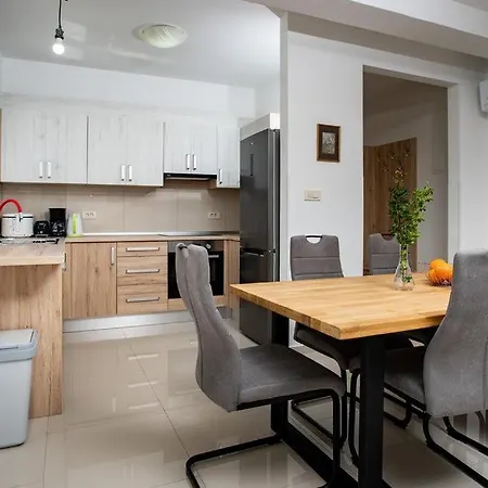 Vila Cyprian By Guide *